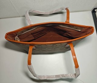 Bolso Coach Beige y Marrón No es original!!