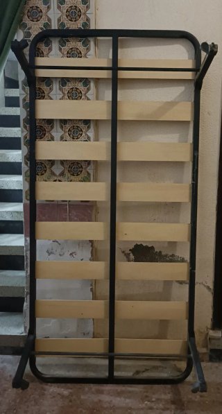 4 Sommier Pieghevoli con Strutture in Legno e Metallo e Piedini