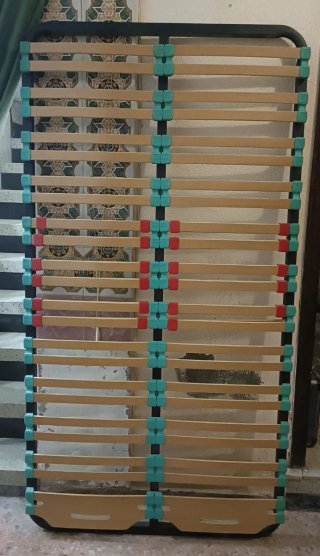 4 Sommier Pieghevoli con Strutture in Legno e Metallo e Piedini