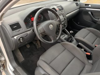 Volkswagen Golf 2004