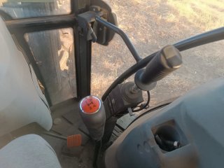 Tractor New Holland TD5.115 con pala.