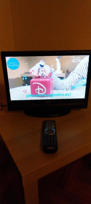 Televisión OKI 16 pulgadas.