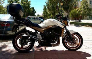 Suzuki GSR 600 2010