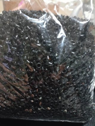 Occhielli neri lucidi