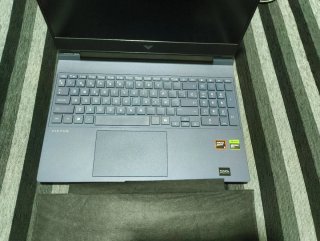 Portátil HP Victus RTX 4050 con mejoras 15h de uso