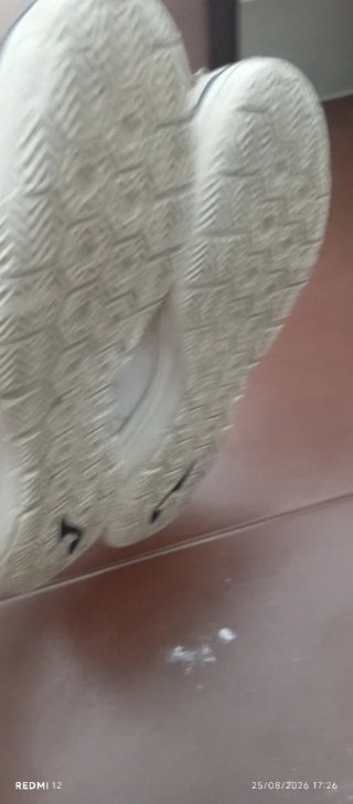 Botas de fútbol sala Joma blancas y verdes