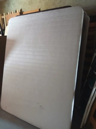 Base tapizada 150x190 con patas