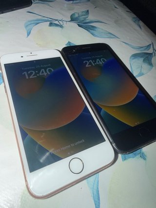 iPhone 8 Negro y Oro Rosa