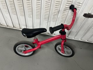 Bicicleta sin pedales Chicco First Bike Roja