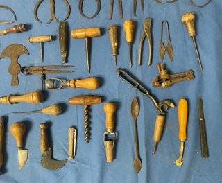 Lote de 80 herramientas antiguas