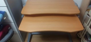 Escritorio y silla madera