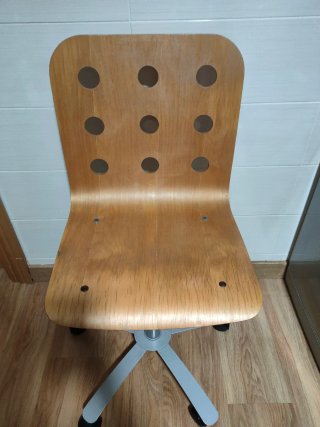 Escritorio y silla madera