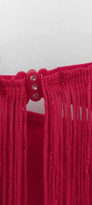 Conjunto rojo con flecos falda y crop top