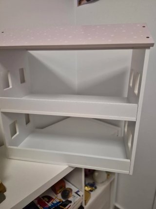 Casita de muñecas de madera