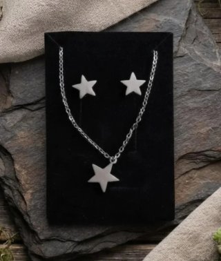 Conjunto collar y pendientes estrella acero