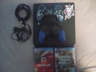 PS4 Slim 500GB + 2 Mandos + Juegos