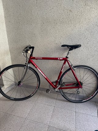 Bicicleta de carretera L30 America Roja