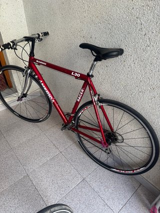 Bicicleta de carretera L30 America Roja
