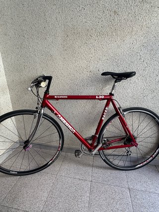 Bicicleta de carretera L30 America Roja