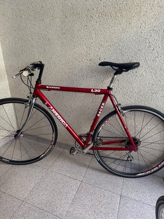 Bicicleta de carretera L30 America Roja