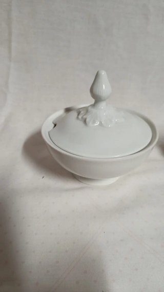Azucarero/bombonera de porcelana antiguo