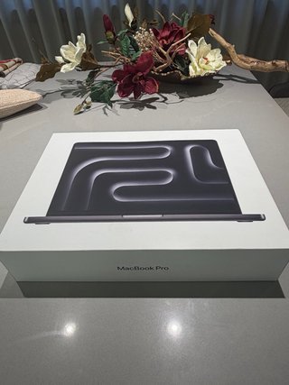 MacBook Pro M3 Pro 18GB RAM 512GB SSD