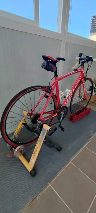 Bicicleta KROSS Vento 2.0 Roja