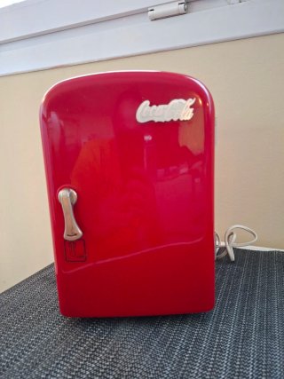 Mini Nevera Portátil Coca-Cola Roja