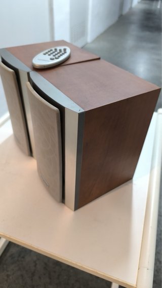 Altavoces Hyundai con Mando