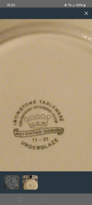 Set di stoviglie blu e bianco