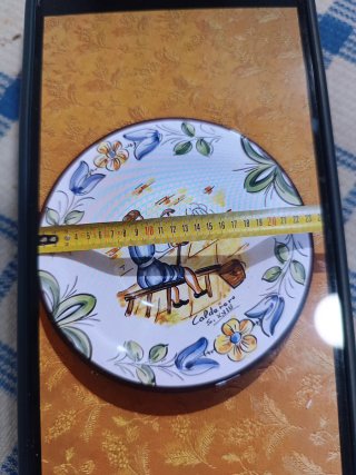Plato decorativo pintado a mano