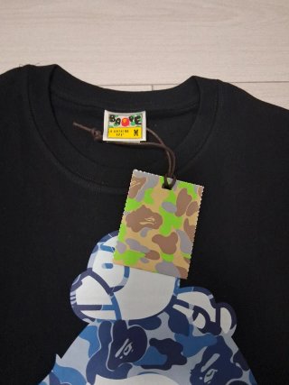Maglietta BAPE Nera con Stampa Camo Blu
