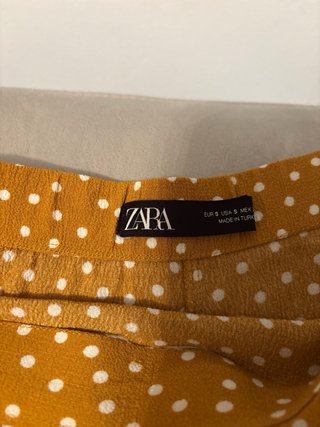 Falda amarilla con topos blancos  Falda pantalón