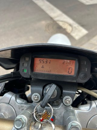 Moto UM DSR SM125 Supermotard