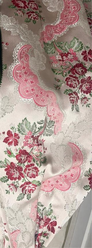 Traje de Fallera gris/ plata y flor rosa y verde