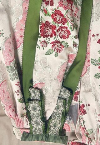 Traje de Fallera gris/ plata y flor rosa y verde