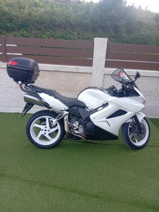 Honda VFR 800 Sportbike