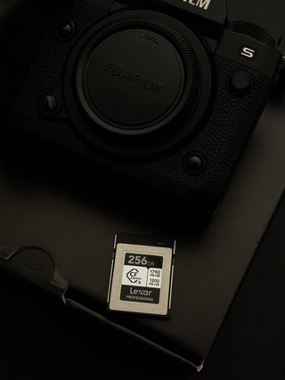 Fujifilm X-H2s + Lexar 256GB + Baterías TILTA