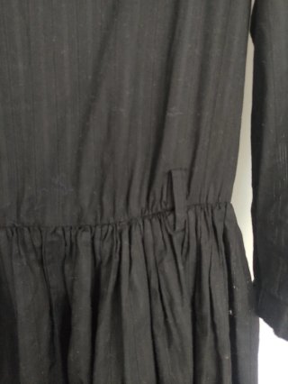 Vestido midi negro manga 3/4