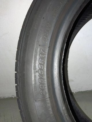 Neumáticos como nuevos 205 55 R17 (50 km) ahí dos