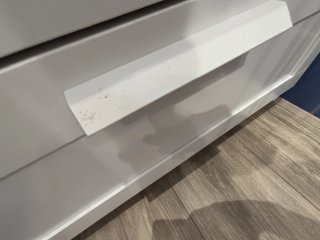 Comò bianco Ikea con cristallo