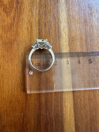 Anillo de compromiso - DISEÑO UNICO  (5 QUILATES)