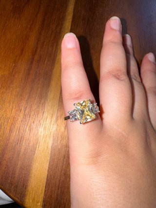 Anillo de compromiso - DISEÑO UNICO  (5 QUILATES)