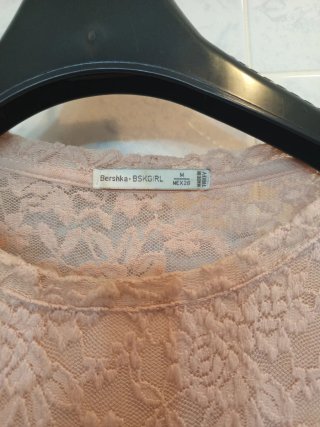 Blusa de encaje rosa