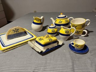 Set di stoviglie in ceramica caffè blu e giallo