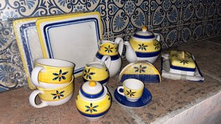 Set di stoviglie in ceramica caffè blu e giallo