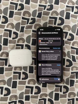 iPhone 16 Pro 1TB + AirPods pro 2 y cable original