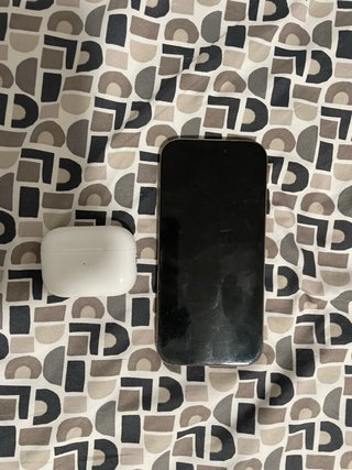 iPhone 16 Pro 1TB + AirPods pro 2 y cable original