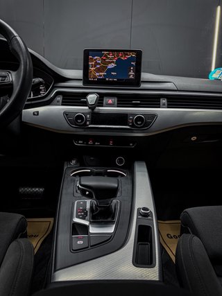 Audi A4 AVANT S-LINE