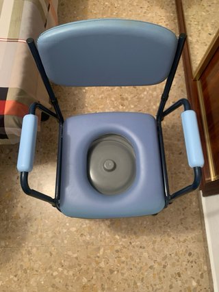 Silla inodoro para personas con movilidad reducida